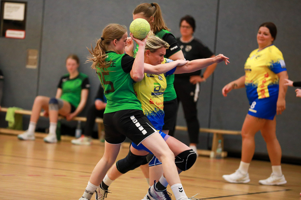 HcTvRhedeII_SvNeukirchen_150924_155 | Bildergalerie von Sport-Ereignissen aber auch von weiteren spannenden Dingen - nicht nur vom Niederrhein. In Anlehnung an den bekannten Spruch von Hanns Dieter Hüsch heißt das Motto: "Niederrhein ist überall".  - Realisiert mit Pictrs.com