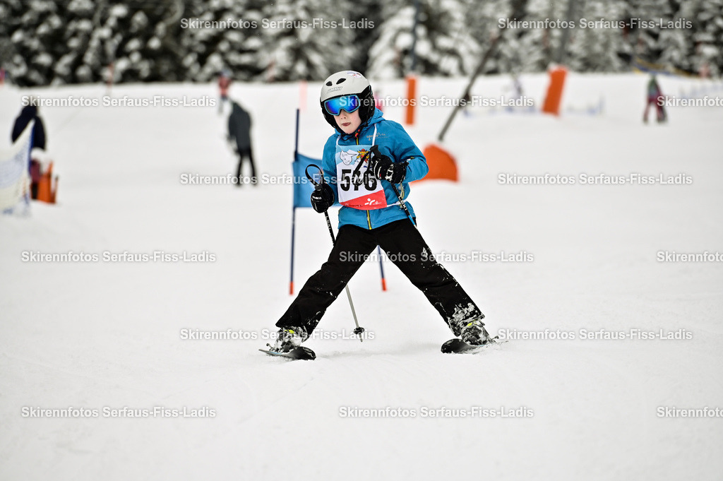 SRF_20.02.2026_0545 | Skirennfotos,Serfaus,Fiss,Ladis,Kinderskirennen,Winter,Tirol,Oberland,skirace,SFL,feelfree,weil wir's genießen,ski,Ski,skifahren,Sonnenplateau, - Realisiert mit Pictrs.com