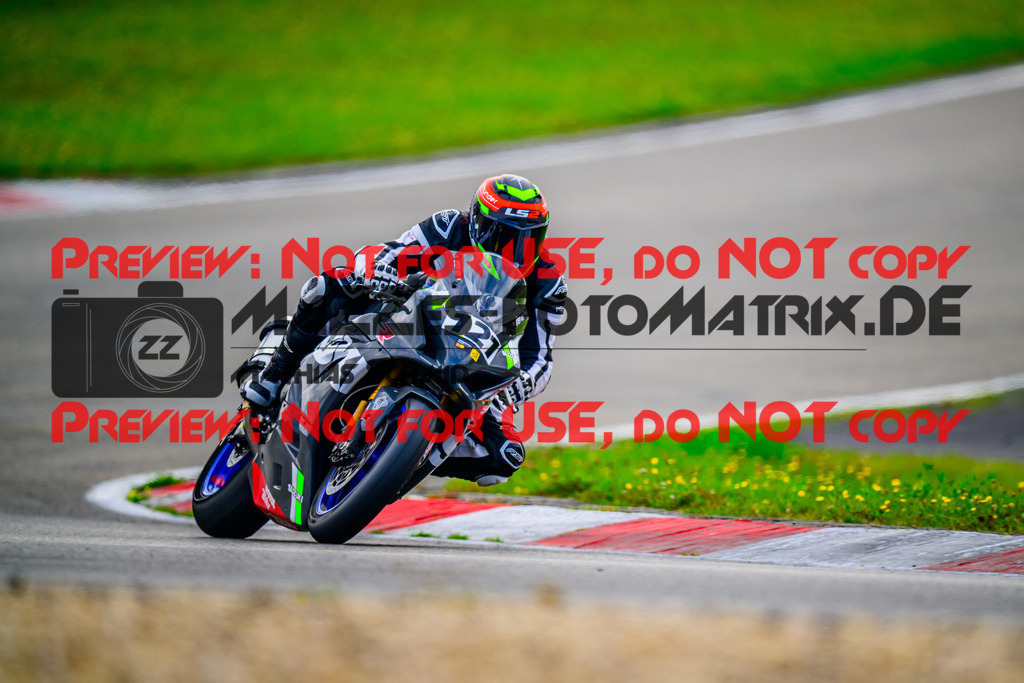 MaZZes_FotoMatrix_240910_6007705_7691 | GELB