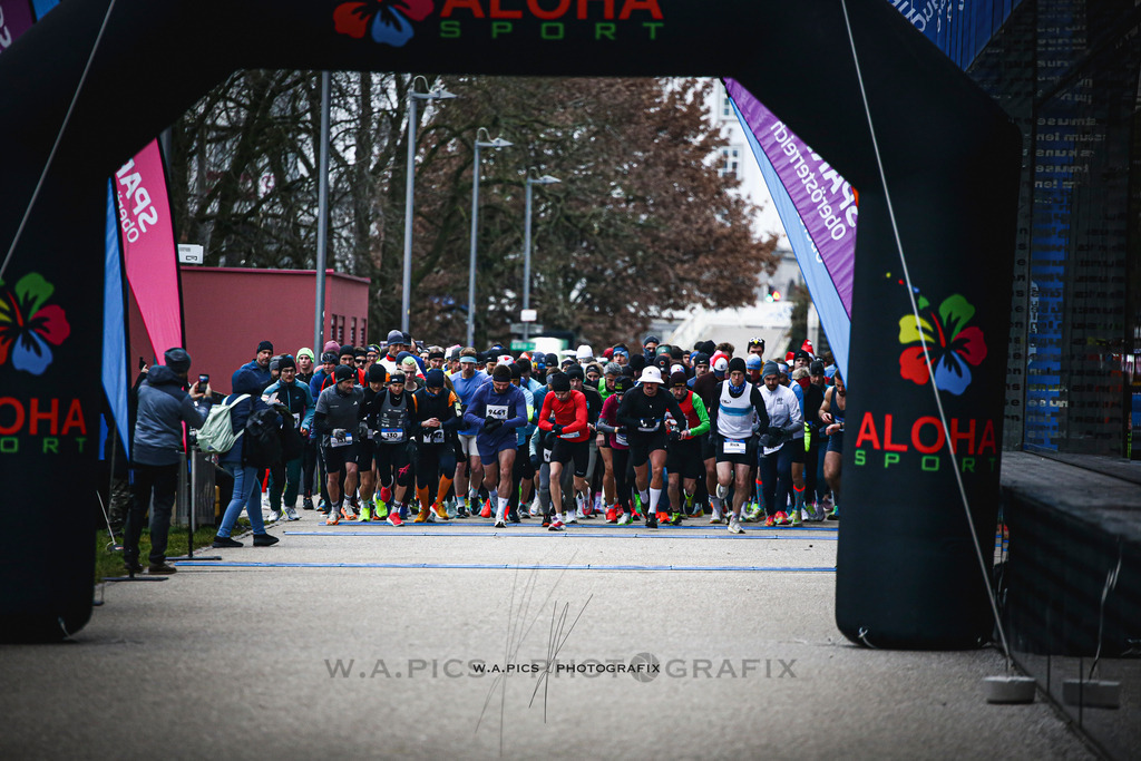 ..... | Linz, AUSTRIA,14. Dezember 25, ALOHA WINTERLAUF DEZEMBER 25 , Image shows: Photo: WAPICS / Andreas Willdoner