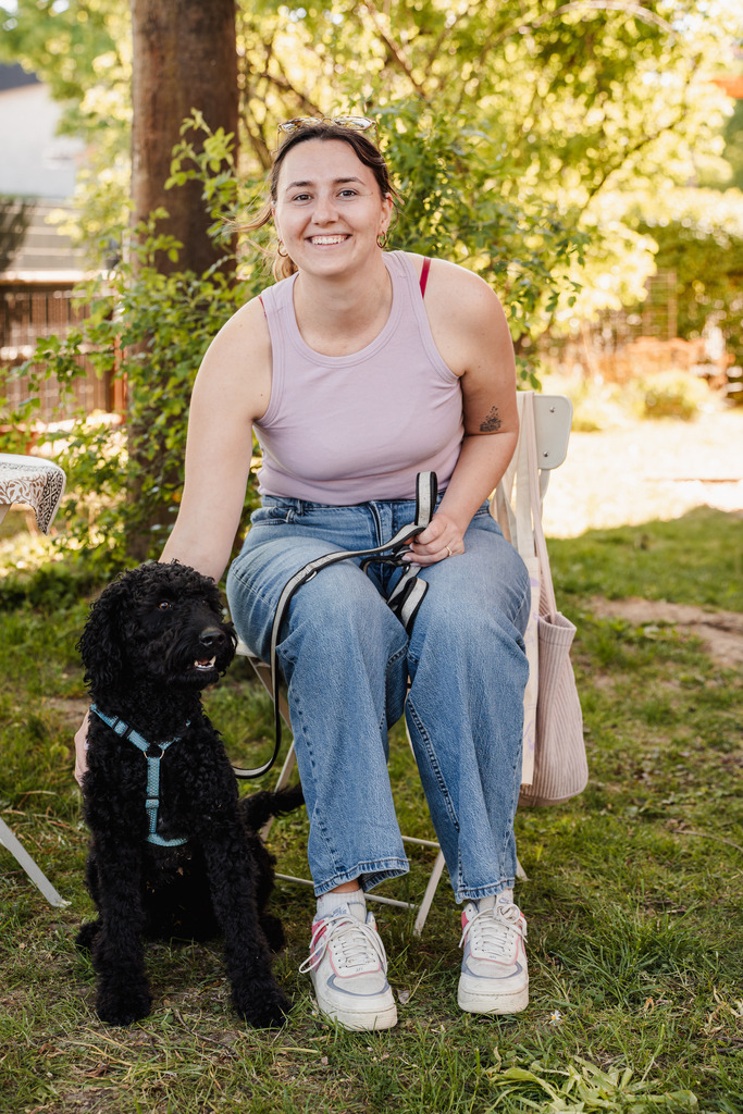 20260426-155 | MuT (Mensch und Tier) mit Mona - Fotografie und Tierkommunikation - Realisiert mit Pictrs.com