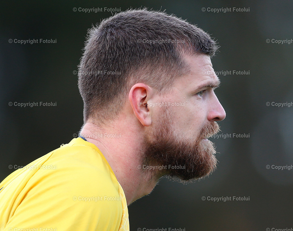 A_LUI_181025_40 | SPORT,FUSSBALL,REGIONALLIGA MITTE ASKOE OEDT-UNION GURTEN 18.10.2025 IM BILD: FILIP DMITROVIC (OEDT) UND (GURTEN)FOTO:FOTOLUI