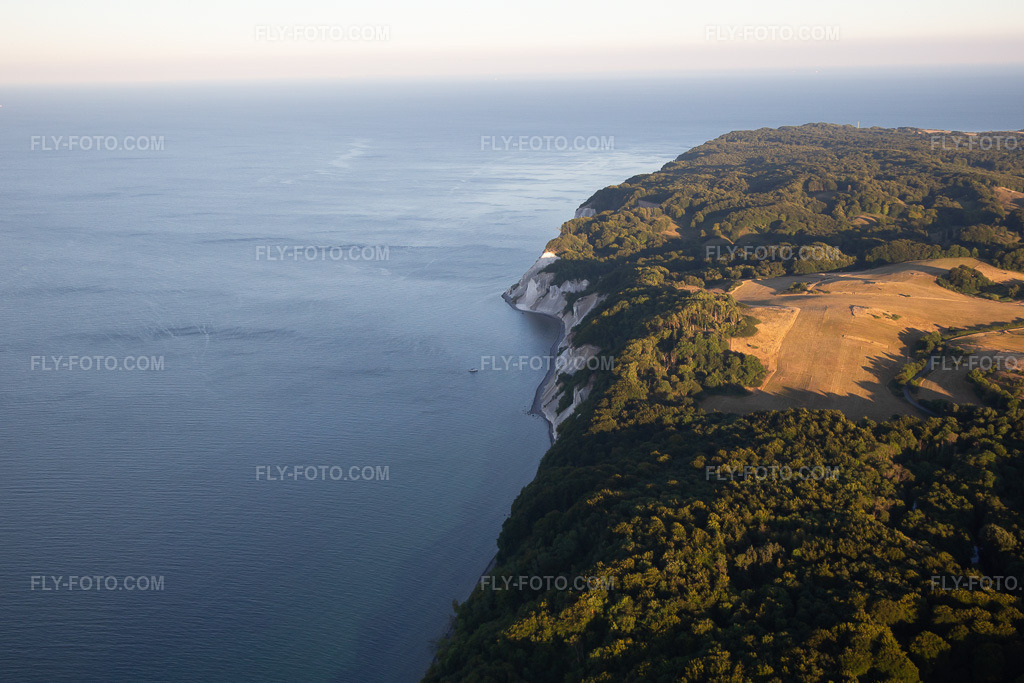 Aerial view: View of the town in Borre in the state Zealand, Denmark. – Photo: IMG_108646.jpg taken on 07/04/2018 by Werner Riehm/FLY-FOTO.com – Resolution of the original: 4712 x 3141 px
