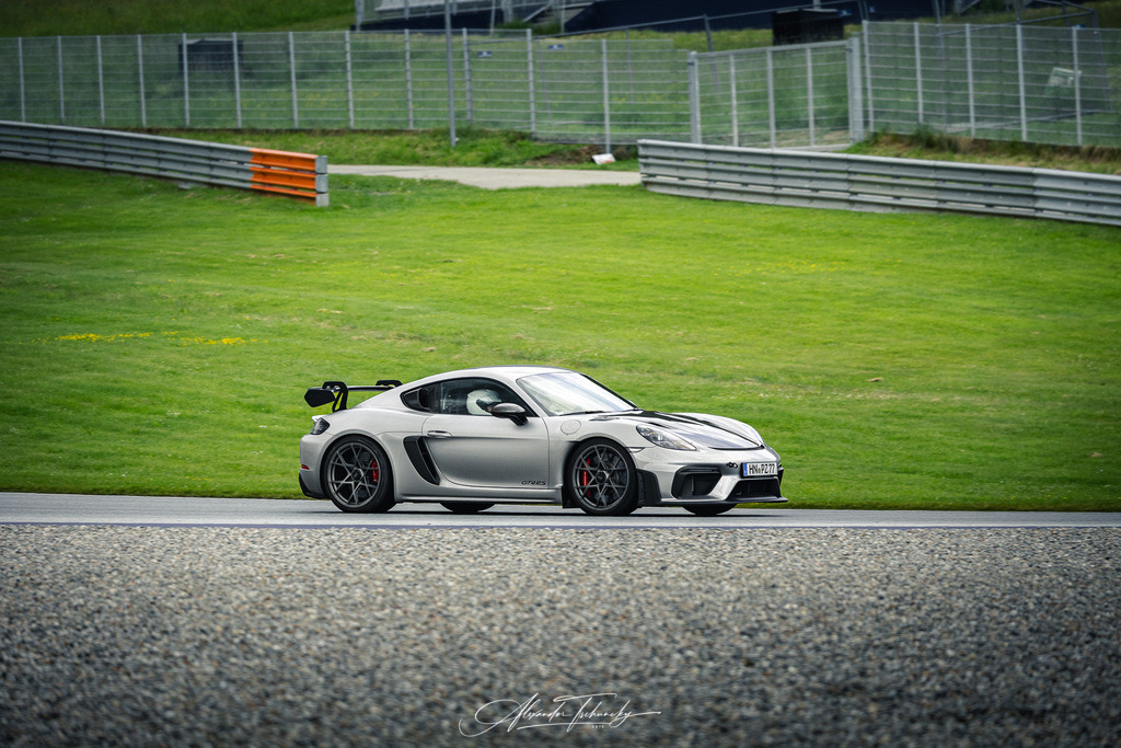 R6PZ1324 _Alexander Tschuncky | Entdecken Sie die faszinierende Welt von Alexander Tschuncky Arts: Kreative Fotografie, atemberaubende Automobilkunst und hochwertiger Bilderdruck. Lassen Sie sich inspirieren! - Realisiert mit Pictrs.com