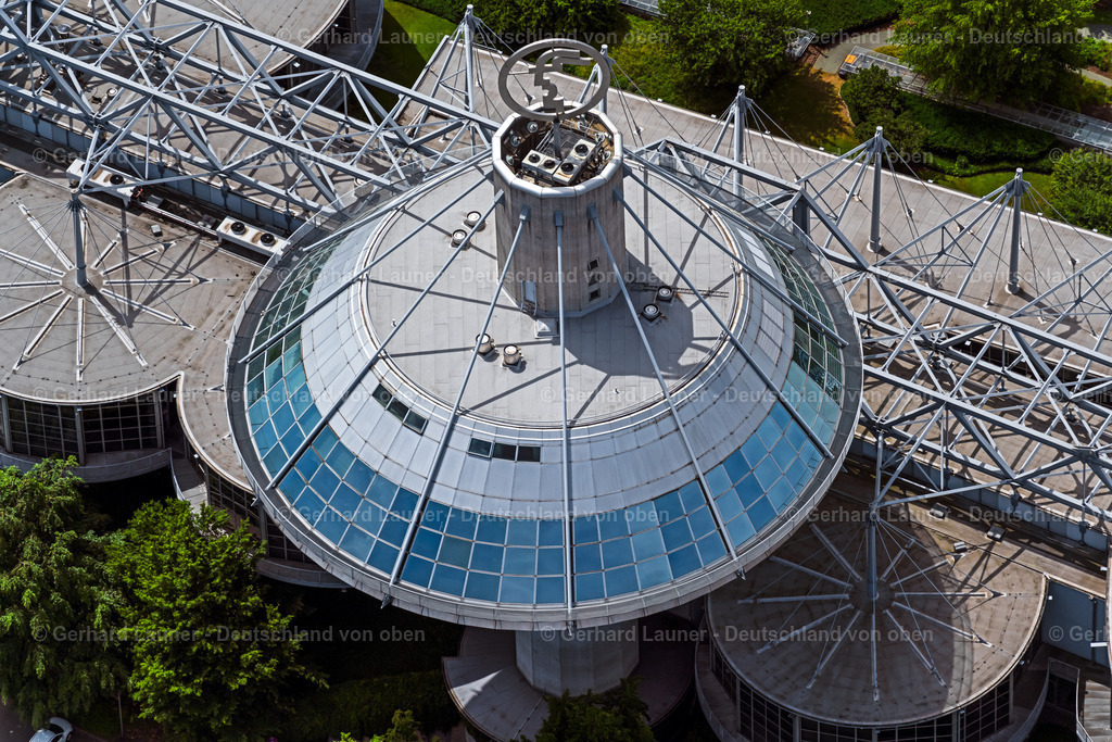 4030708 | HANNOVER 02.06.2020 Kongresszentrum " Convention Center " auf dem Messegelände im Ortsteil Mittelfeld in Hannover im Bundesland Niedersachsen, Deutschland. Weiterführende Informationen bei: Deutsche Messe,  Hannover.de Internet Gesellschaft mit beschränkter Haftung,  SEP I Architekten Bockelmann Klaus PartG mbB,  fiylo Deutschland GmbH. // Congress center " Convention Center " on the exhibition grounds in the district Mittelfeld in Hanover in the state Lower Saxony, Germany. Further information at: Deutsche Messe,  Hannover.de Internet Gesellschaft mit beschraenkter Haftung,  SEP I Architekten Bockelmann Klaus PartG mbB,  fiylo Deutschland GmbH. Foto: Gerhard Launer