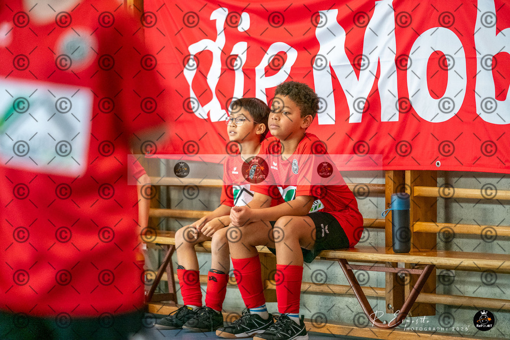 20251129_FCR-Hallenturnier-E_RAW-1_021-77 | Sport und Naturfotografie von Roberto Esposito zeigt echte Momente Bewegung und die Schönheit der Natur. Ausdrucksstarke Bilder schaffen Emotionen.