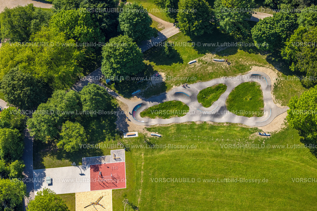 Bottrop230509527 | Luftbild, Pumptrack im Volkspark, Batenbrock-Nord, Bottrop, Ruhrgebiet, Nordrhein-Westfalen, Deutschland