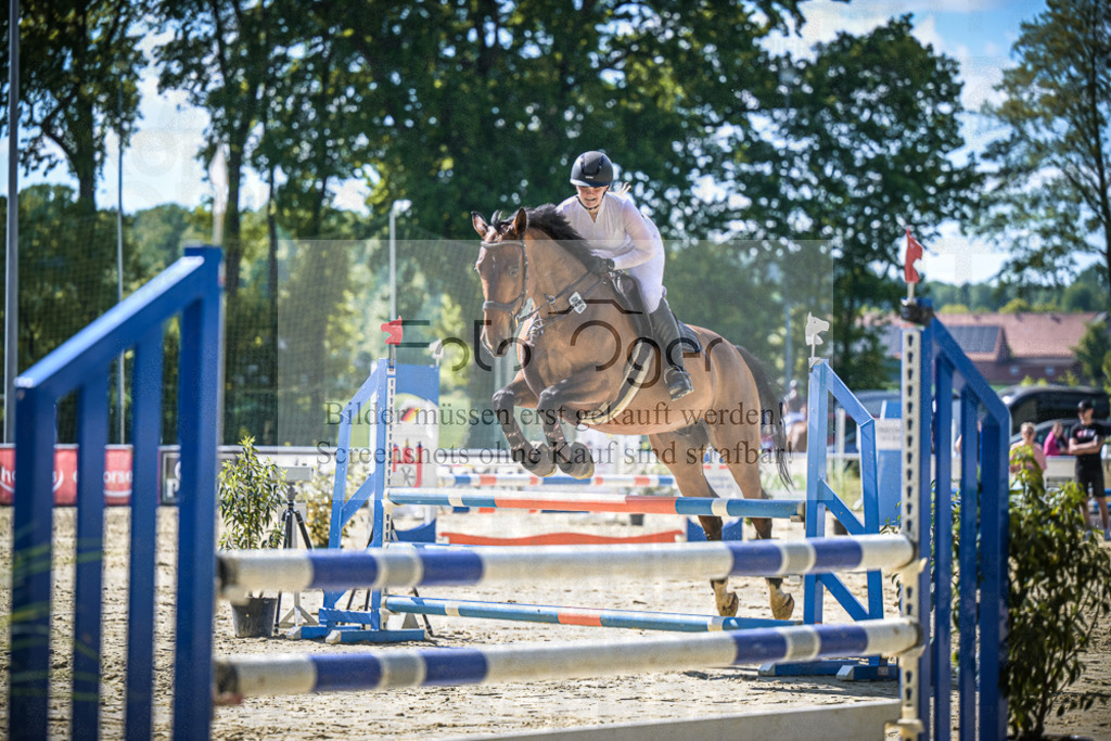 DOS_2275 | Entdecke hochwertige Reitturnierfotos von Foto Oger. Professionell, emotional und authentisch – jetzt Lieblingsmomente im Shop bestellen.Deutschlandweite Turnierfotografie. - Realisiert mit Pictrs.com