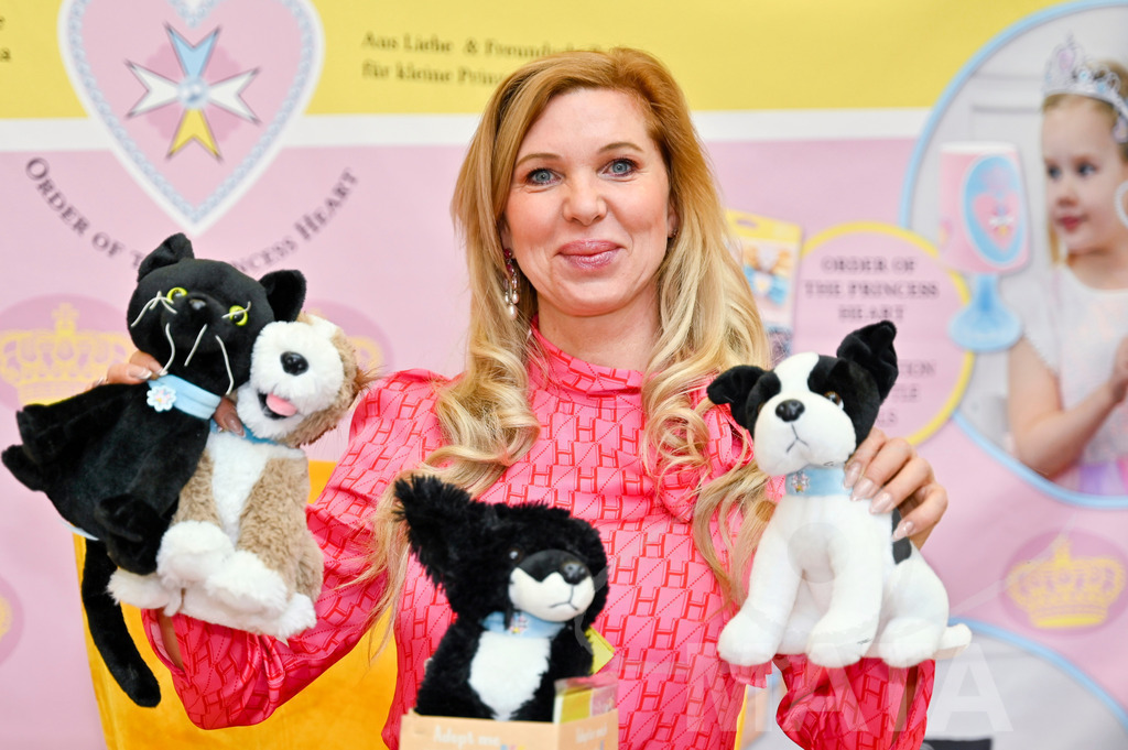 _DWA6920 | Maja Prinzessin von Hohenzollern bei der Presse-Preview der Nürnberger Spielwarenmesse 2023 auf dem Messegelände. Nürnberg, 31.01.2023 - Realisiert mit Pictrs.com