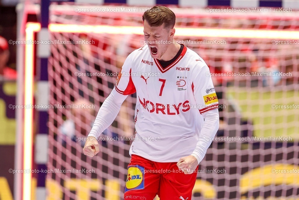 EHF18012602076 | 18.01.2026, Handball, Men's EHF EURO 2026, Dänemark - Rumänien, Jyske Bank Boxen in Herning, Dänemark, Preliminary Round:  Emil Jakobsen (Denmark #07) jubelnd