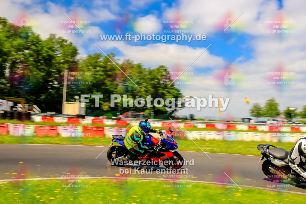 VBK-8083 | Hier findet Ihr Bilder von Touristenfahrten auf der Nürburgring Nordschleife oder von anderen Veranstaltungen die ich besucht habe. Viel Spass beim Durch Schauen 