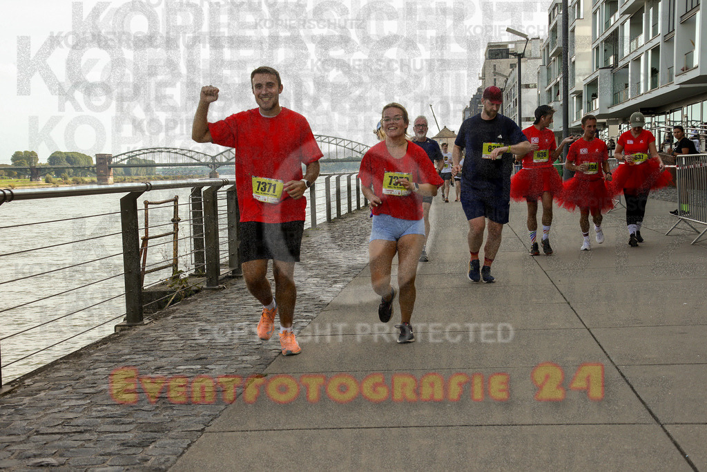250920_1455_EX1_8202 | Sportfotografie im Rhein-Sieg Kreis, Köln, Bonn, NRW, Rheinland Pfalz, Hessen, etc. Unser Tätigkeitsfeld umfasst den Laufsport vom Volkslauf über den Marathon, Duathlon, Triathon bis zum Ultralauf wie Kölnpfad Ultra oder Schindertrail.