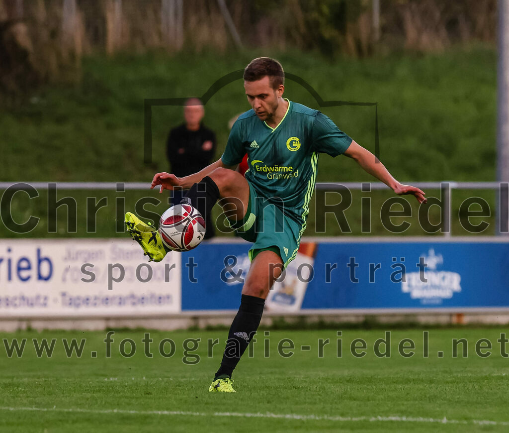 2023-09-01_037_FC_Schwaig_gegen_TSV_Gruenwald | Oberding, Deutschland, 01.09.2023:
Fußball, Landesliga Südost 2023 / 2024, 9. Spieltag, FC Schwaig gegen TSV Grünwald, Endergebnis: 3:1

Luis Heinzlmeier (TSV Grünwald, #14)

Foto: Christian Riedel / fotografie-riedel.net