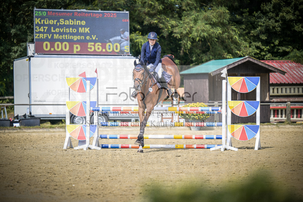 DOS_6061 | Entdecke hochwertige Reitturnierfotos von Foto Oger. Professionell, emotional und authentisch – jetzt Lieblingsmomente im Shop bestellen.Deutschlandweite Turnierfotografie. - Realisiert mit Pictrs.com