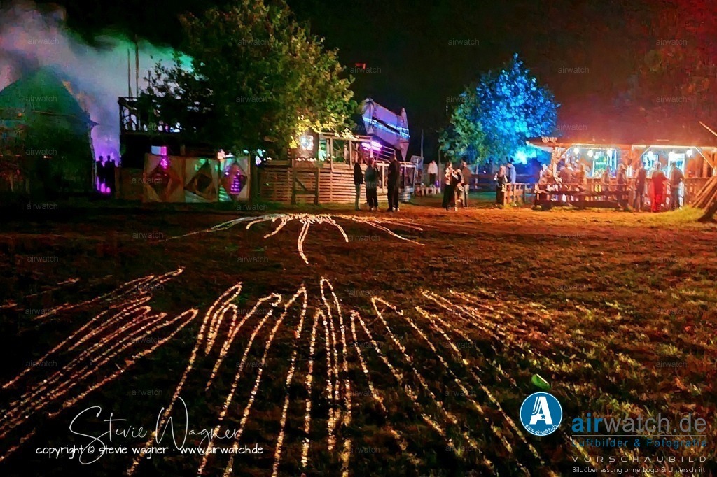 Bachblyten® Festival 2023 | Entdecken Sie atemberaubende Luftbilder und Fotografien auf airwatch.de - Tauchen Sie ein in eine Welt voller faszinierender Aufnahmen aus der Vogelperspektive.