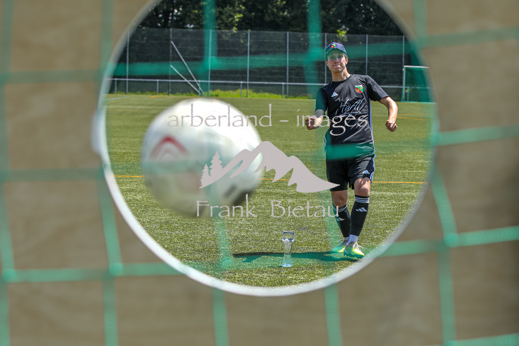 OE7A0068 | vom Weissbierglas auf die Torwand