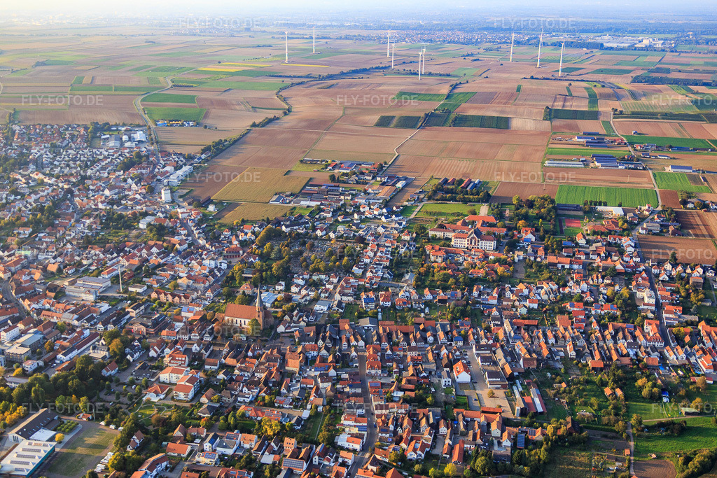 Luftbild: Soeiertsgasse x u. Hauptstr in Herxheim bei Landau im Bundesland Rheinland-Pfalz in Deutschland. Foto: IMG_073913.jpg vom 03.10.2014 durch Werner Riehm/FLY-FOTO.de
