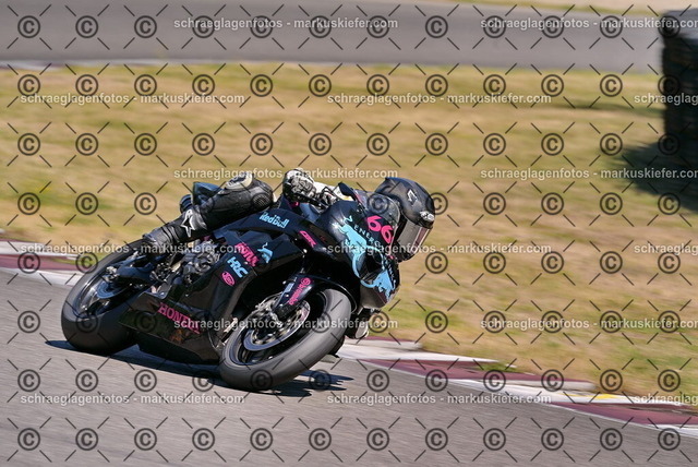 26bt05-0810 | markuskiefer.com - Realisiert mit Pictrs.com