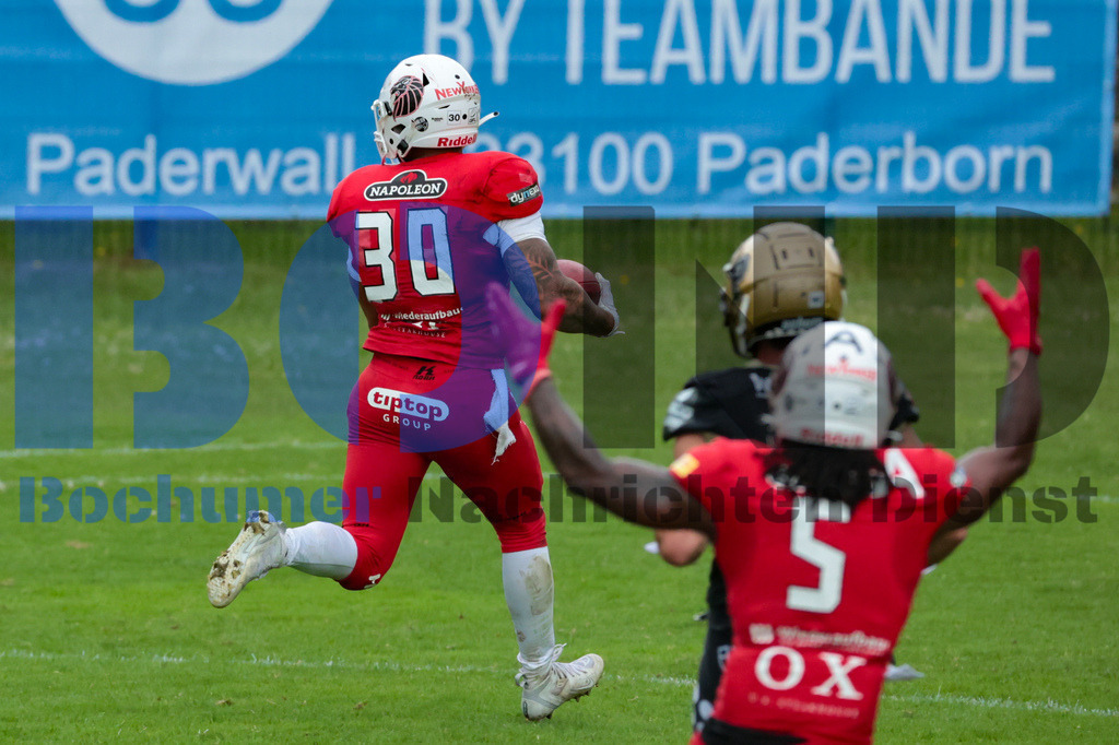 GFL: Paderborn Dolphins vs. New Yorker Lions{date} -  | {headline}(Foto: Sebastian Sendlak / BOND) - Realisiert mit Pictrs.com