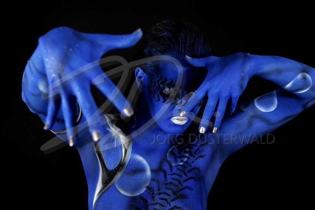 Bodypainting-RACE_3528b | #003 | Modell: Alicia | Foto: Andrej Laukart - Realisiert mit Pictrs.com