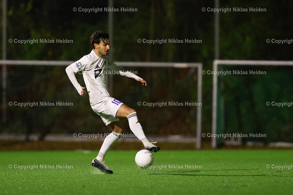 NH_EimsbüttelerTV_HEBC_OberligaHamburg_06122025 | #10 Malte Wilhelm (HEBC)Fußball I Herren I Gamesright Oberliga Hamburg I Saison 2025-2026  I 20. Spieltag I Eimsbütteler TV - HEBC I 06.12.2025 I Sportzentrum Hoheluft