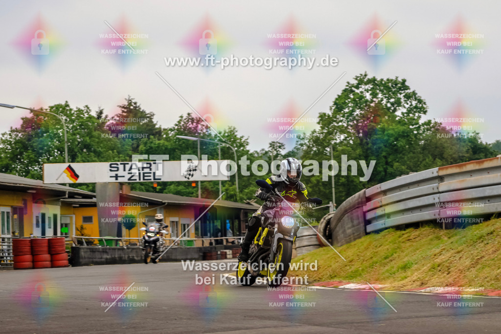 OBK-5793 | Hier findet Ihr Bilder von Touristenfahrten auf der Nürburgring Nordschleife oder von anderen Veranstaltungen die ich besucht habe. Viel Spass beim Durch Schauen 