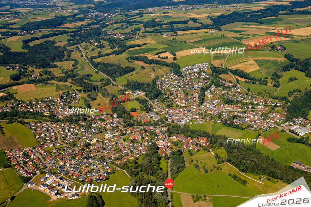 Das Luftbild zeigt :  Heuchlingen - Die Luftaufnahme wurde 2024 vom UL-Flugzeug aus erstellt ( keine Drohne ) - Hochauflösende Luftaufnahme - Für grossformatige Ausdrucke geeignet. Die Geschenkidee !Mit Lizenz und Bildrechte bestellbar