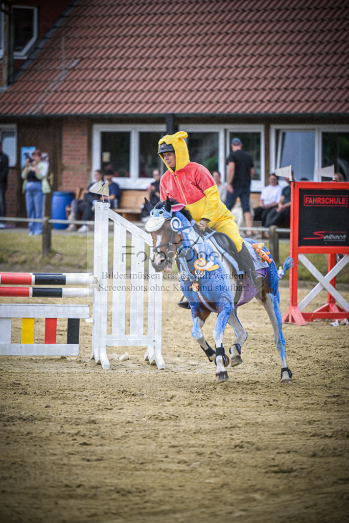 DOS_9225 | Entdecke hochwertige Reitturnierfotos von Foto Oger. Professionell, emotional und authentisch – jetzt Lieblingsmomente im Shop bestellen.Deutschlandweite Turnierfotografie. - Realisiert mit Pictrs.com