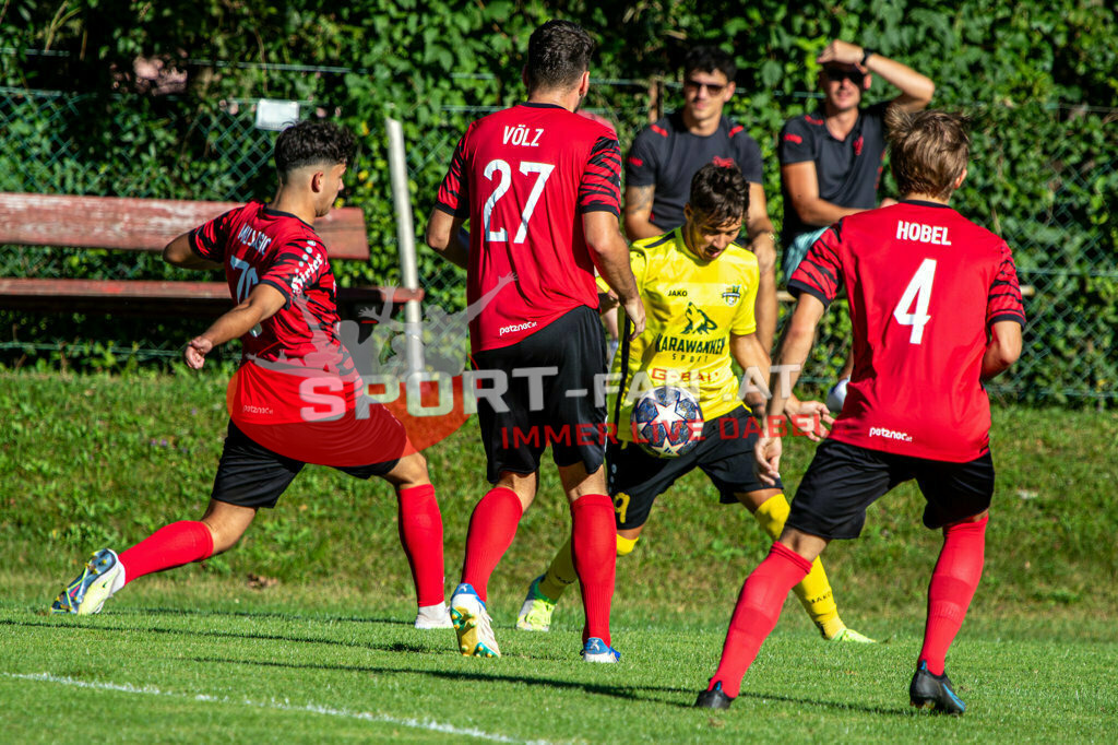 Kärntner Liga | Kärntner Liga ATUS Ferlach - ASKÖ Köttmannsdorf am 02.09.2023 in Ferlach
(Sportplatz Ferlach), Austria, (Photo by Ernst Krawagner sport-fan.at) - Realisiert mit Pictrs.com