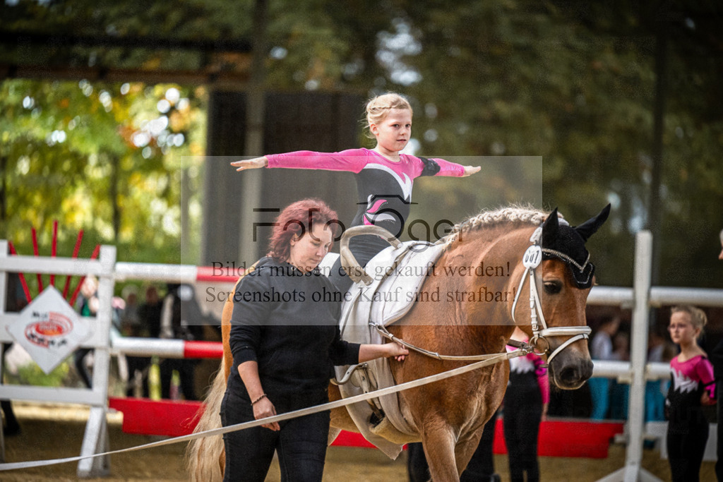 DOS_0087 | Entdecke hochwertige Reitturnierfotos von Foto Oger. Professionell, emotional und authentisch – jetzt Lieblingsmomente im Shop bestellen.Deutschlandweite Turnierfotografie. - Realisiert mit Pictrs.com