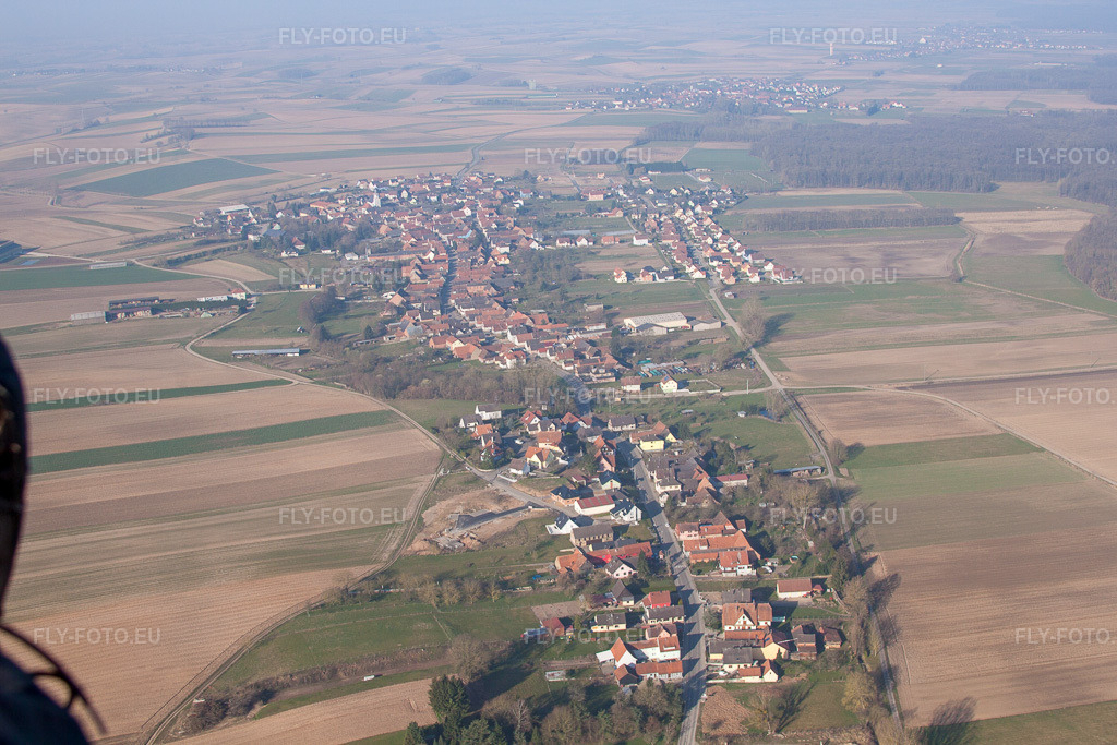 Vue aérienne: Vue de la ville à Scheibenhard dans le département Bas Rhin, France. Photo: IMG_62659.jpg prise le 09/03/2014 par Werner Riehm/FLY-FOTO.euRésolution de l'original: 4752 x 3168 px