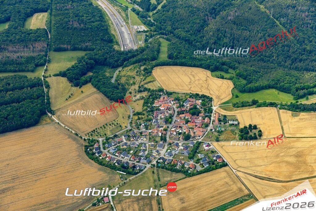 Die Luftaufnahme Oßmaritz - Bucha wurde 2022 vom Flugzeug aus (keine Drohne) erstellt. Hohe Auflösung -für große Poster und Wandbilder geeignet - Garantiert!