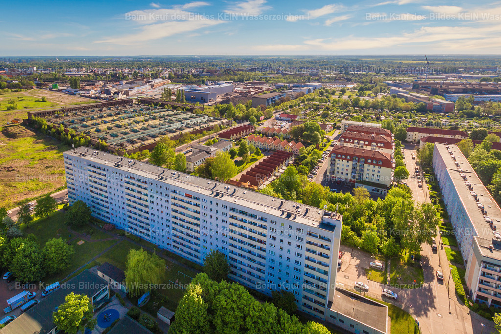 Magdeburg MWG Willi-Bredel-Straße Lion-Feuchtwanger-0966 | Die Magdeburger Platte® - das sind die schönsten Luftbilder von Magdeburg & Sachsen-Anhalt auf Acryl, Leinwand oder zum Download. Das ist Luftbildfotografie & Luftbildaufnahmen mit Drohne & Flugzeug.  - Realisiert mit Pictrs.com