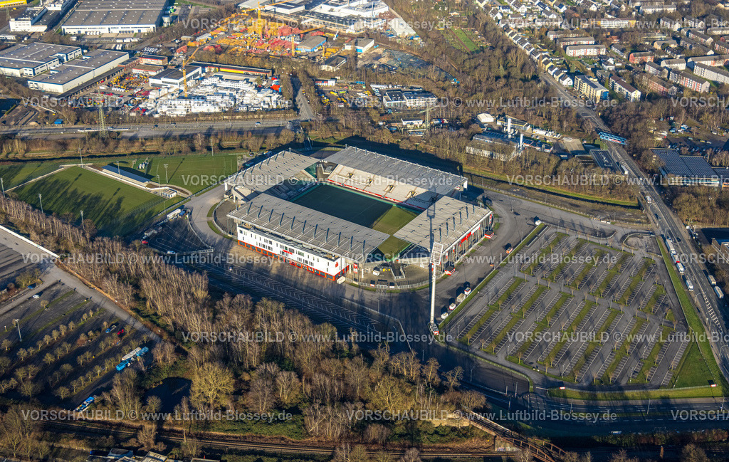 Essen241201700RWE-StadionAnDerHafenstrasse | Luftbild, Fußballstadion an der Hafenstraße des Clubs Rot-Weiss Essen,3. Bundesliga , Essen-Borbeck, Tribünen, ,Essen, Ruhrgebiet, Nordrhein-Westfalen, Deutschland