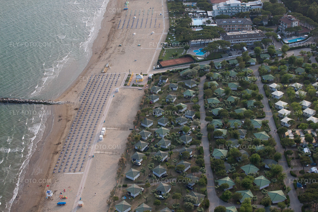 Aerial view: View of the town in Lido di Jesolo in the state Veneto, Italy.Photo: IMG_50305.jpg taken on 06/07/2012 by Werner Riehm/FLY-FOTO.comResolution of the original: 4752 x 3168 px
