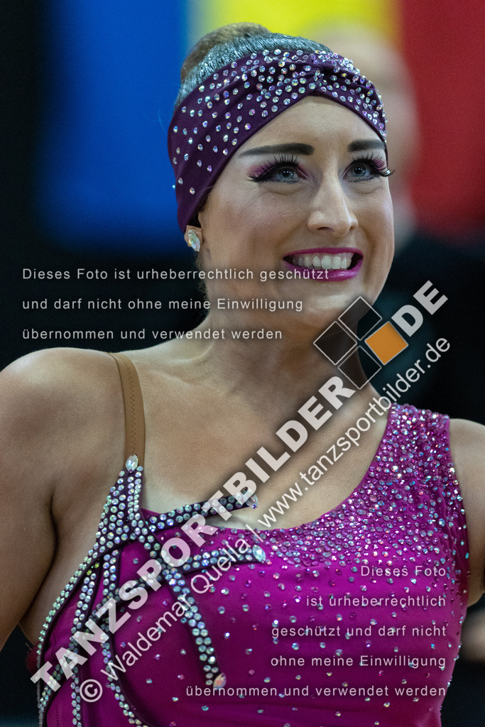 20230423-02147 | Hier finden Sie Tanz Bilder vom Latein und Standard Formationen tanzen. Sportbilder vom Tanzsport. Schöne Fotos und von Weltmeisterschaft, Europameisterschaft, Bundesliga, Regionalliga, Oberliga und Landesliga sowie von GOC Stuttgart, DanceComp, WM Bremen