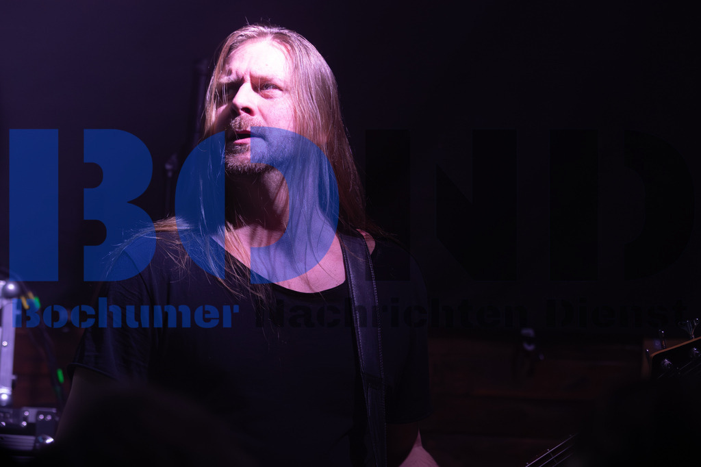 SES_ENEINS20250227-9 | bond - Realisiert mit Pictrs.com