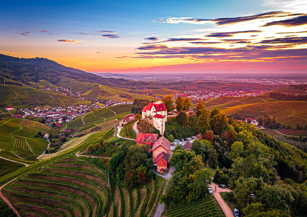 MPI_Sehenswürdigkeiten_0041 | Abendstimmung über dem Schloss Schloss Staufenberg in Durbach - Realisiert mit Pictrs.com