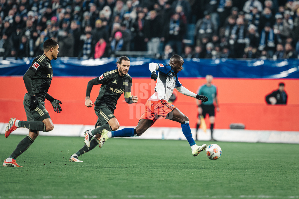 Fußball | Männer | Saison 2025/2026 | 1. Fußball-Bundesliga | 22. Spieltag | Hamburger SV vs. 1. FC Union Berlin | 14.02.2026 | Jean-Luc Dompe (#7, HSV) am Ball