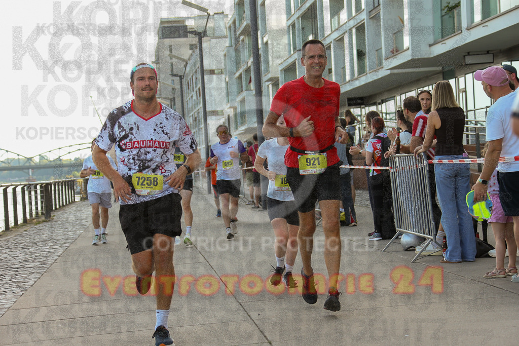 250920_1449_EX1_7714 | Sportfotografie im Rhein-Sieg Kreis, Köln, Bonn, NRW, Rheinland Pfalz, Hessen, etc. Unser Tätigkeitsfeld umfasst den Laufsport vom Volkslauf über den Marathon, Duathlon, Triathon bis zum Ultralauf wie Kölnpfad Ultra oder Schindertrail.