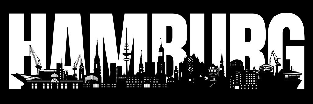 10230202 - Hamburg Skyline Schriftzug | Modernes Bild mit einem Hamburg Schriftzug und einer abstrakten Skyline. 
Dieses Motiv eignet sich besonders gut als Druck auf Alu-Dibond in der Variante "gebürstet". Bei diesem Verfahren werden die weißen Bereiche des Bildes beim Druck ausgespart, so dass an diesen Stellen die gebürstete Oberflächenstruktur zum Vorschein kommt. So ensteht ein ganz besonders künstlerisches, metallisch schimmerndes Wandbild.
Gerne können wir Ihnen diese Motiv auch in weiteren Farben anbieten. Schreiben Sie uns dazu am besten einfach an.