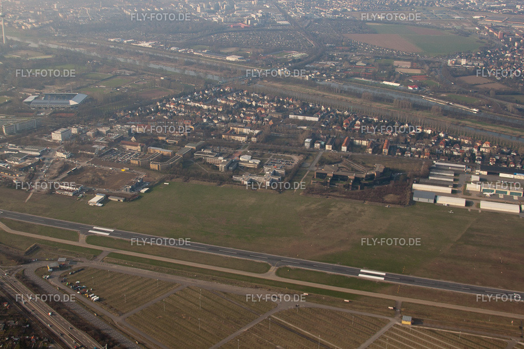 City Airport | Luftbild: City Airport im Ortsteil Neuostheim in Mannheim im Bundesland Baden-Württemberg in Deutschland. Foto: IMG_25189.jpg vom 23.03.2010 durch Werner Riehm/FLY-FOTO.de - Realisiert mit Pictrs.com