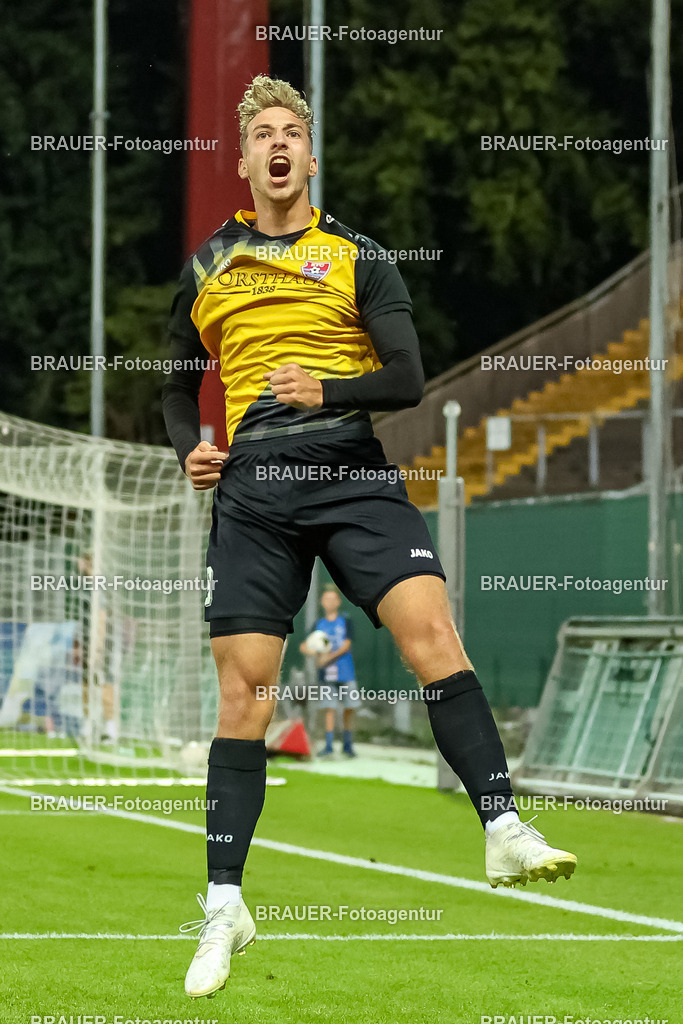 SB_KFCBAU_20250815_4676.JPG -  - KFC Uerdingen - SF Baumberg - Oberliga Niederrhein | Krefeld, Deutschland, 15.08.25: Etienne-Noel Reck (KFC Uerdingen) Torjubel, jubelt nach seinem Treffer zum 1:1 während des Oberliga Niederrhein Spiels zwischen KFC Uerdingen - SF Baumberg in der Grotenburg Stadion am 15. August 2025 in Krefeld, Deutschland. (Foto von Stefan Brauer/Brauer-Fotoagentur)