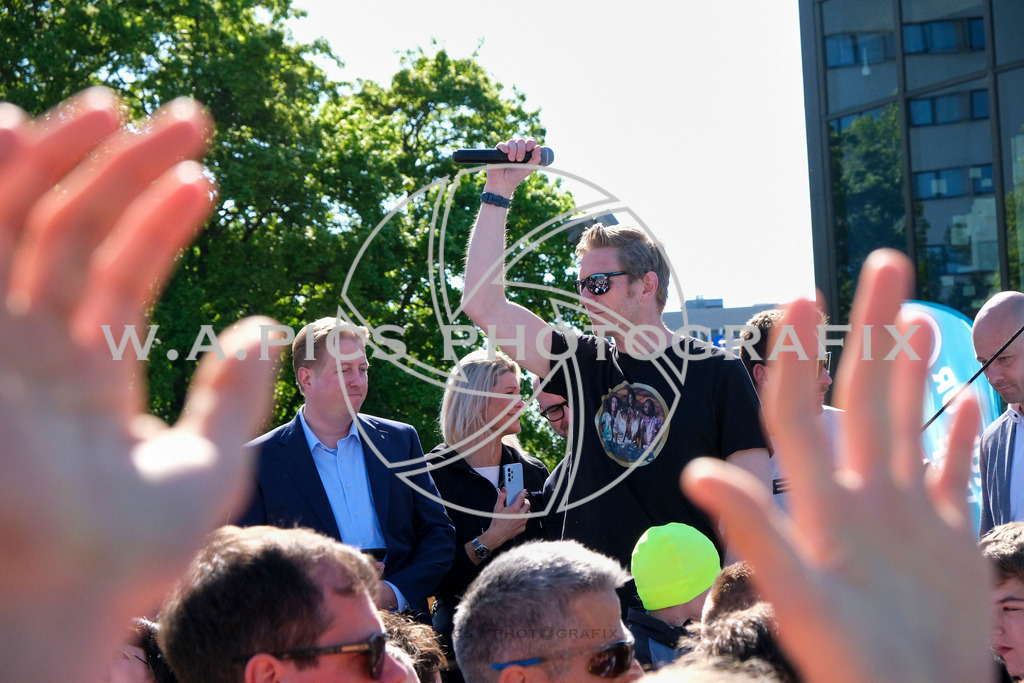 ..... | LINZ,AUSTRIA,27.April 24, Int. 3 Brückenlauf Linz  , Image shows: Photo: WAPICS / Michael ring