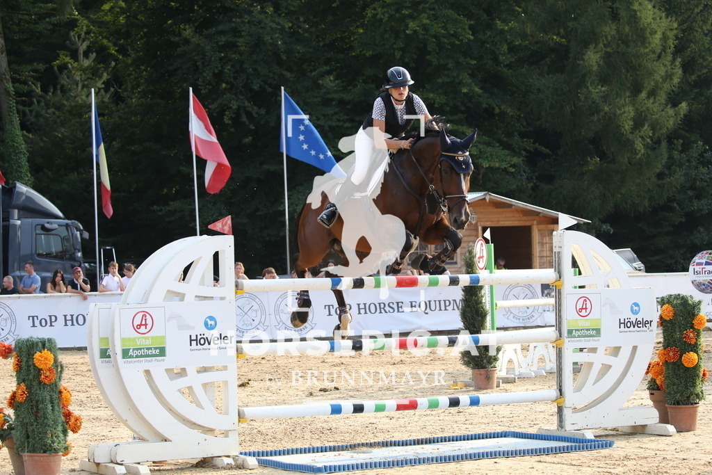DL2Q5606 | Willkommen bei Brunnmayr - Design & Fotografie – Ihrem Spezialisten für Reitturniere und Pferdeveranstaltungen in Oberösterreich, Salzburg und Bayern! Seit über 17 Jahren sind wir leidenschaftlich dabei.