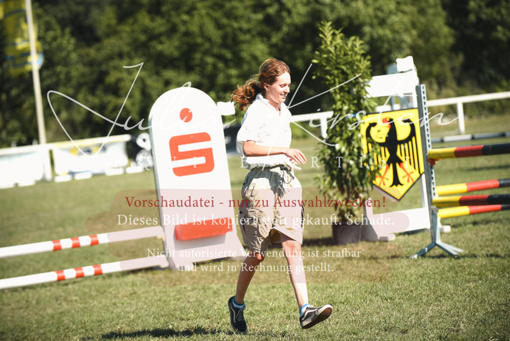 DSC_7663 | Pferde- und Turnierfotografie in Westsachsen. Pferdeportraits, Auftragszeichnungen und intuitive Kunst.