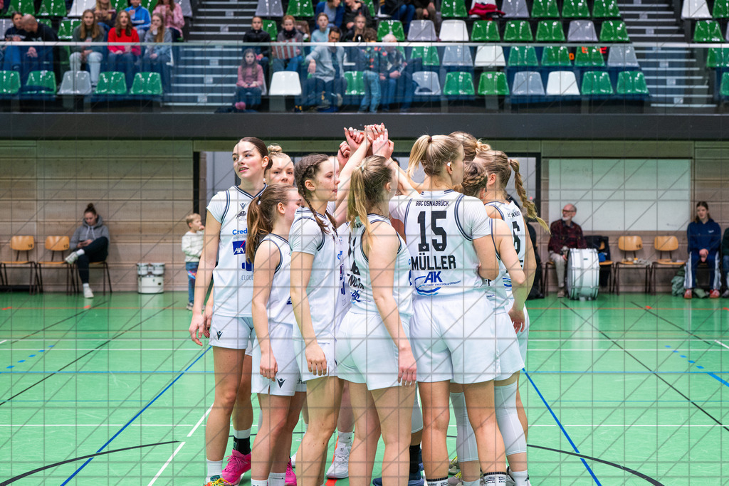 2. DBBL Nord 25/26 | Spieltag 10 | BBC Osnabrück vs. Hürther BC | //  07.12.25: 2. DBBL Nord 25/26 | Spieltag 10 | BBC Osnabrück vs. Hürther BC / Osnabrück / Deutschland  //   CREDIT:www.bullenfotos.de, Martin König, Hörner Weg 40, D-49078 Osnabrück, +4917663732967 // Nutzung und Weitergabe nur zu den vereinbarten Zwecken. Presseanfragen an Ersteller. Alle Rechte beim Ersteller. Honorierung nach MFM. - Realisiert mit Pictrs.com