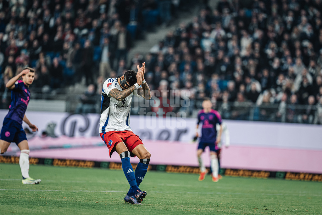 Fußball | Männer | Saison 2024/2025 | 2. Fußball-Bundesliga | 25. Spieltag | Hamburger SV vs. Fortuna Düsseldorf | 08.03.2025 | Davie Selke (#27, HSV) gibt Applaus