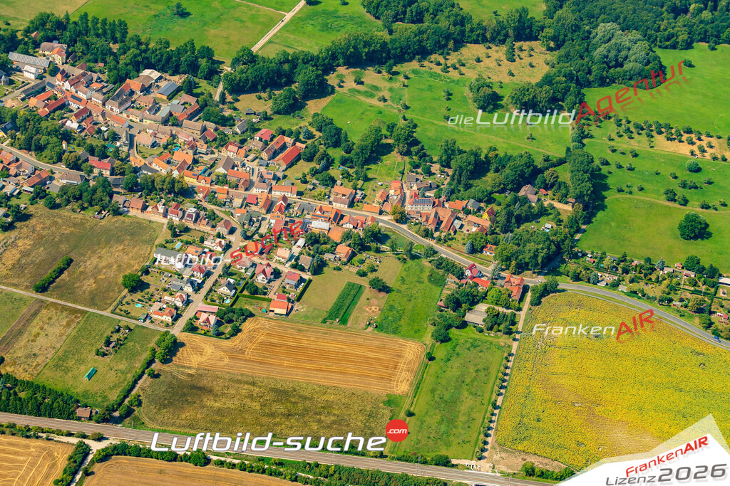 Luftbild der Stadt Obertrebra - Die Luftaufnahme wurde 2025 vom UL-Flugzeug heraus erstellt ( keine Drohne ) - Hochauflösende Luftaufnahme - für professionelle Ausdrucke geeignet. Die Geschenkidee !Hier alle&nbsp;Infos zur Lizenzierung der LuftaufnahmeWir fliegen auch dieses Jahr wieder in Ihre Region um Luftbilder zu erstellen.- Luftbild anfragen