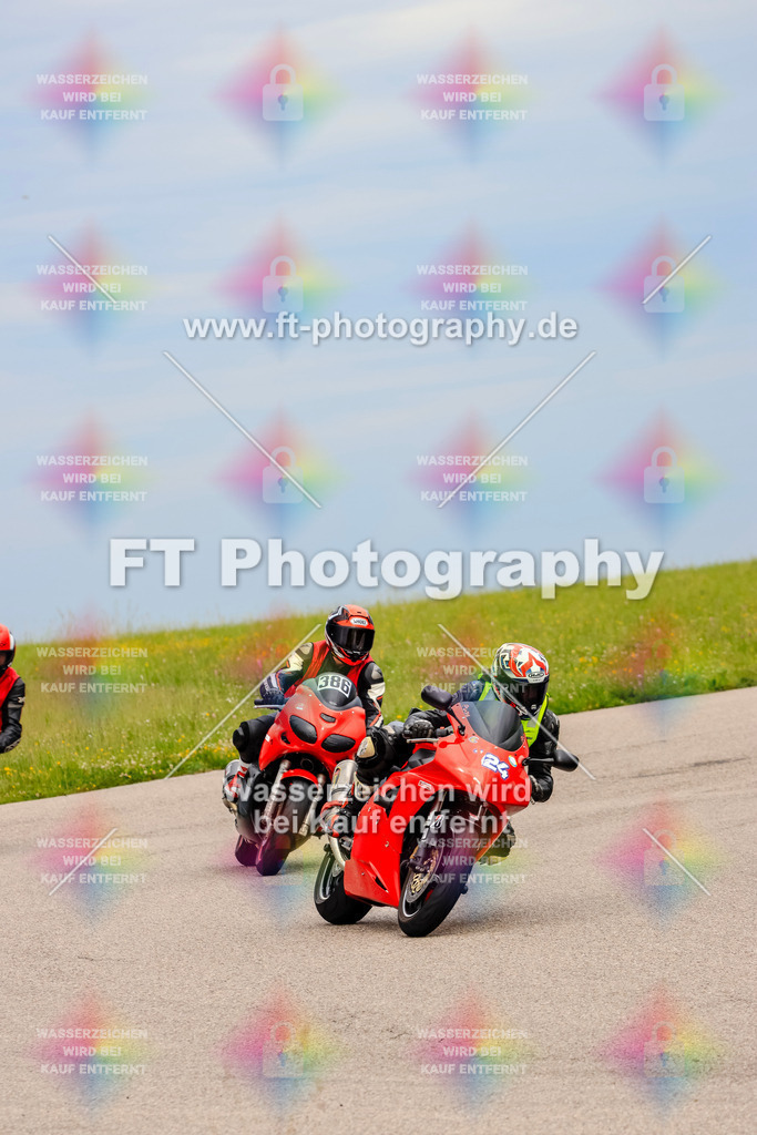 MotoTeam-2190 | Hier findet Ihr Bilder von Touristenfahrten auf der Nürburgring Nordschleife oder von anderen Veranstaltungen die ich besucht habe. Viel Spass beim Durch Schauen 